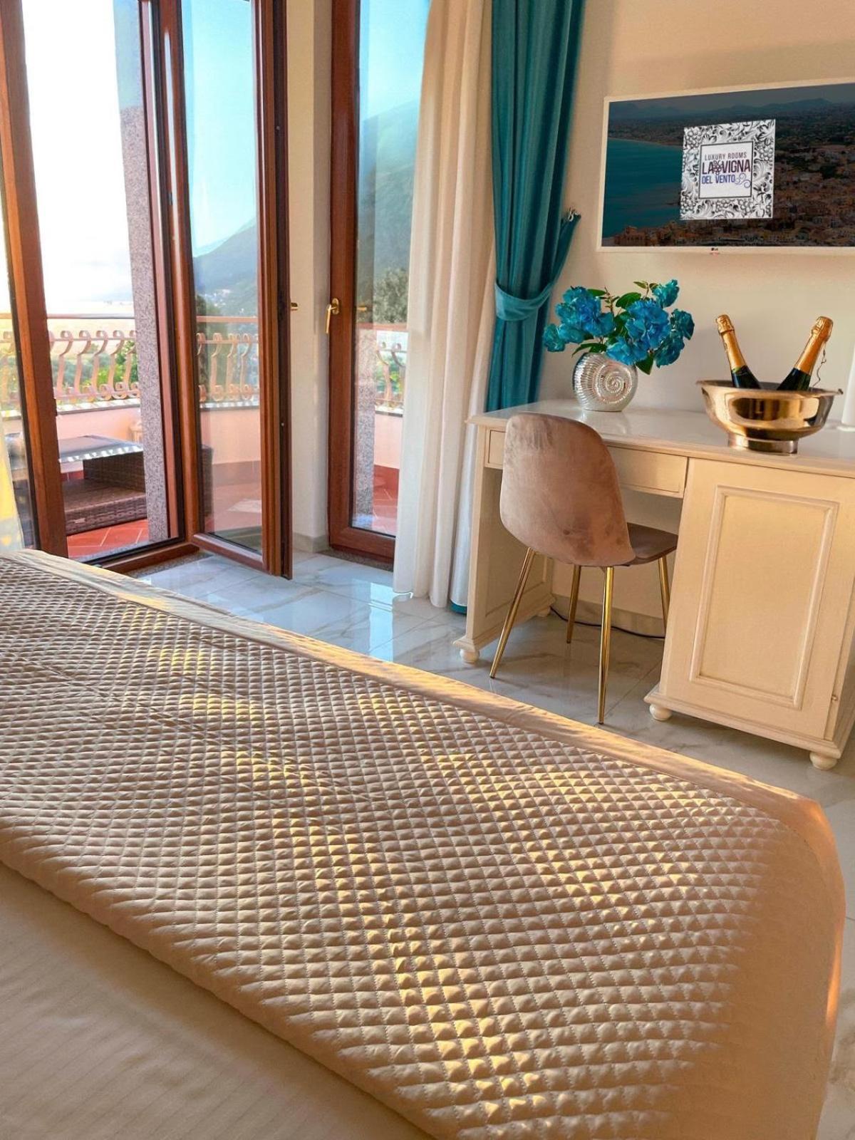 La Vigna Del Vento Bed & Breakfast Casola di Napoli Exterior foto
